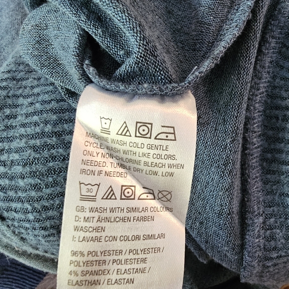 D&Co Long Sleeve V-Neck, Blue- Small - Picture 4 of 4